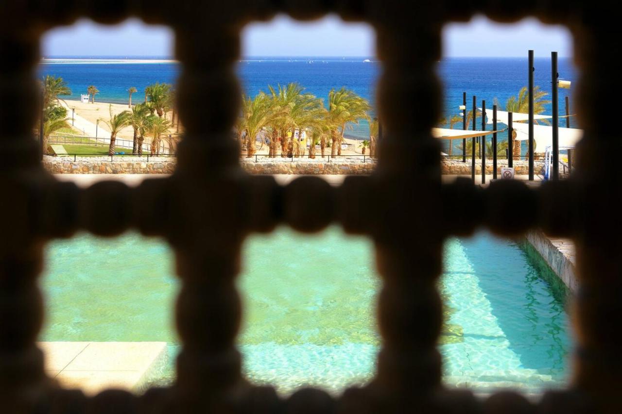 Retac Qunay Dahab Resort & Spa Exterior foto View of the sea from the window of the fort